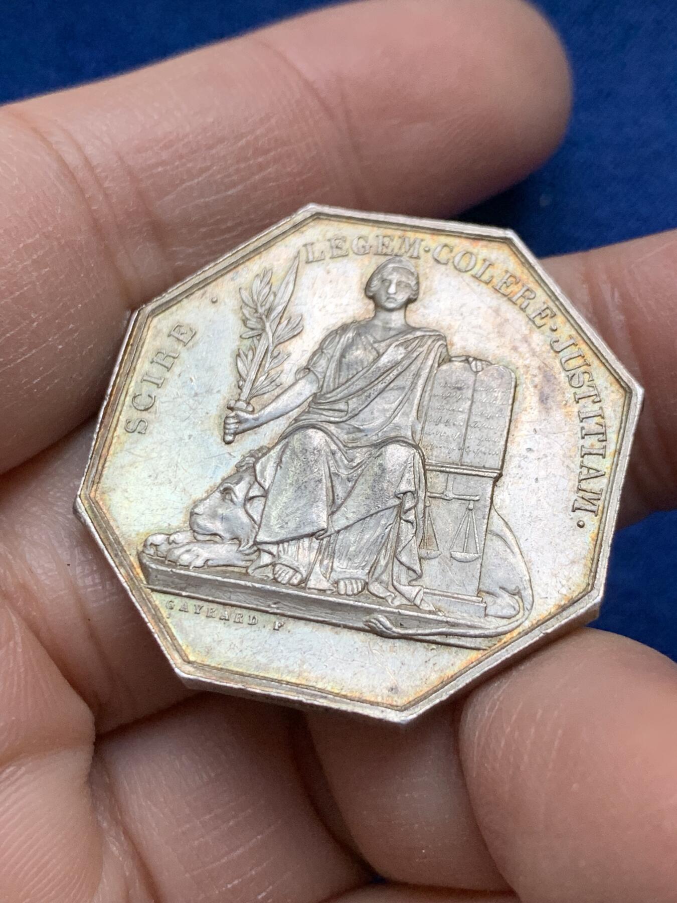 《竞宝斋》第443场 周日，周一，2场连拍 （全场包邮） 法国巴勒迪克山公证人八角银质代币 32.8mm 17.45g 蜜蜂边铭