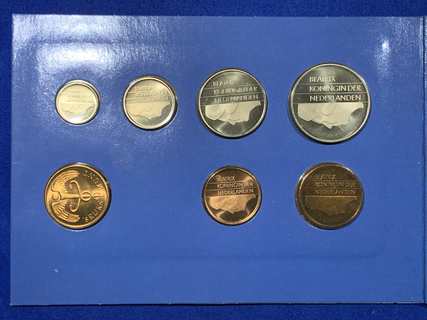 《竞宝斋》第443场 周日，周一，2场连拍 （全场包邮） 两套一组 荷属安德列斯（安的列斯）官方套币，1989年6枚套币和1981年7枚套。