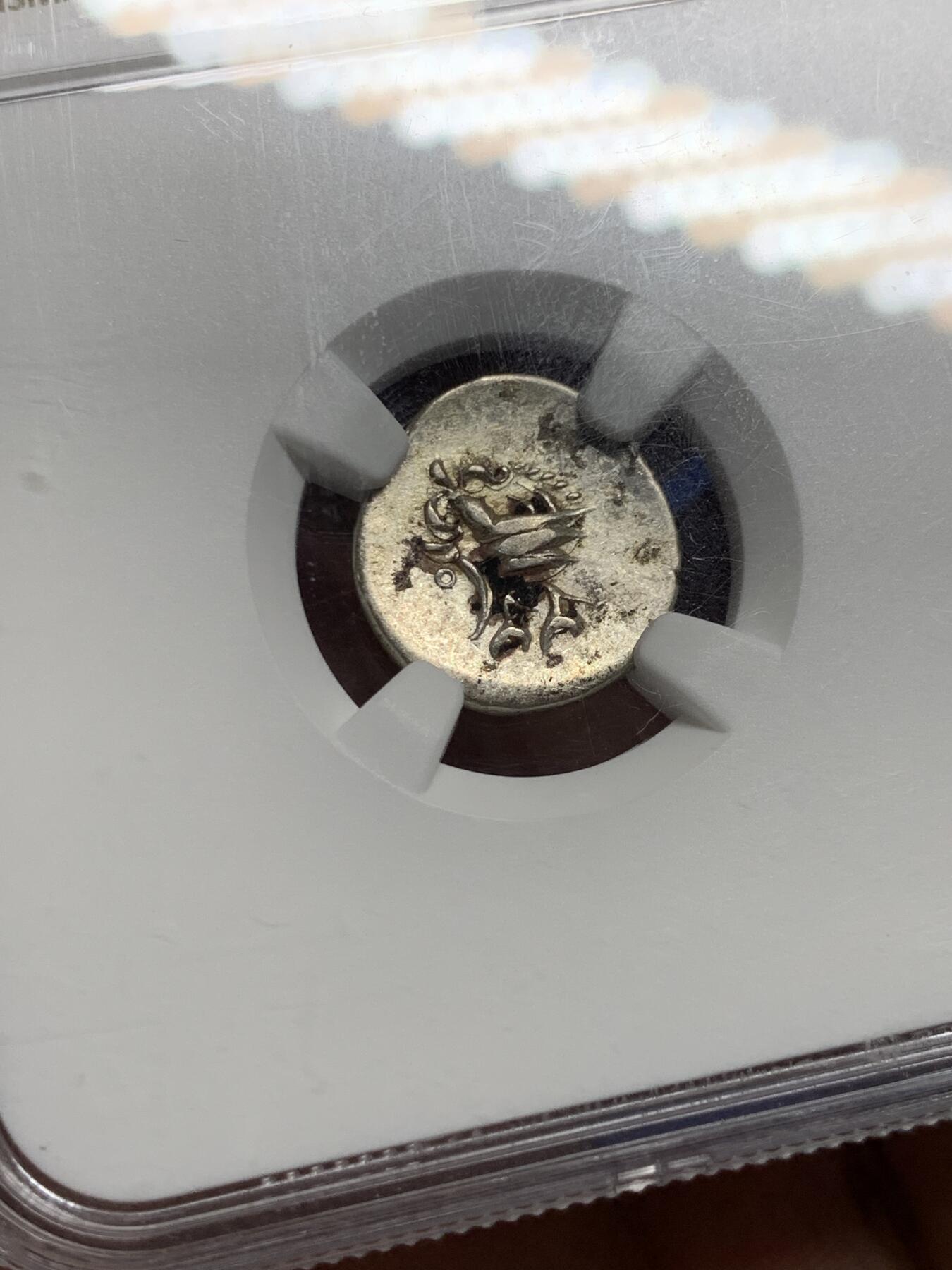 《竞宝斋》第443场 周日，周一，2场连拍 （全场包邮） NGC XFD 柬埔寨1847年金边王朝1/8T红鸟打制银币 整体清晰打制均衡并有包浆 带原光