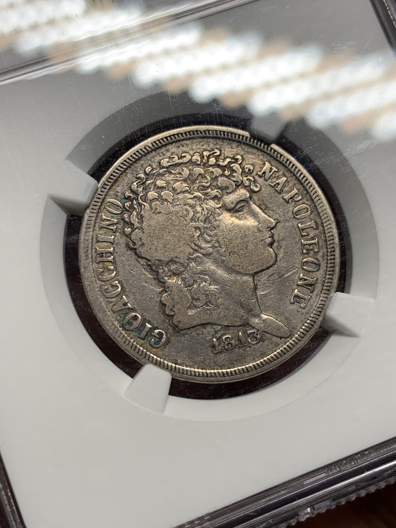 《竞宝斋》第443场 周日，周一，2场连拍 （全场包邮） NGC VF20 那不勒斯和西西里王国 1813年 2里拉银币 拿破仑麾下名将缪拉统治时期铸币 缪拉仅在位7年（1808-1815） 该系列珍贵品种 细节完整 包浆不错 克书参考价高 细节保存不错