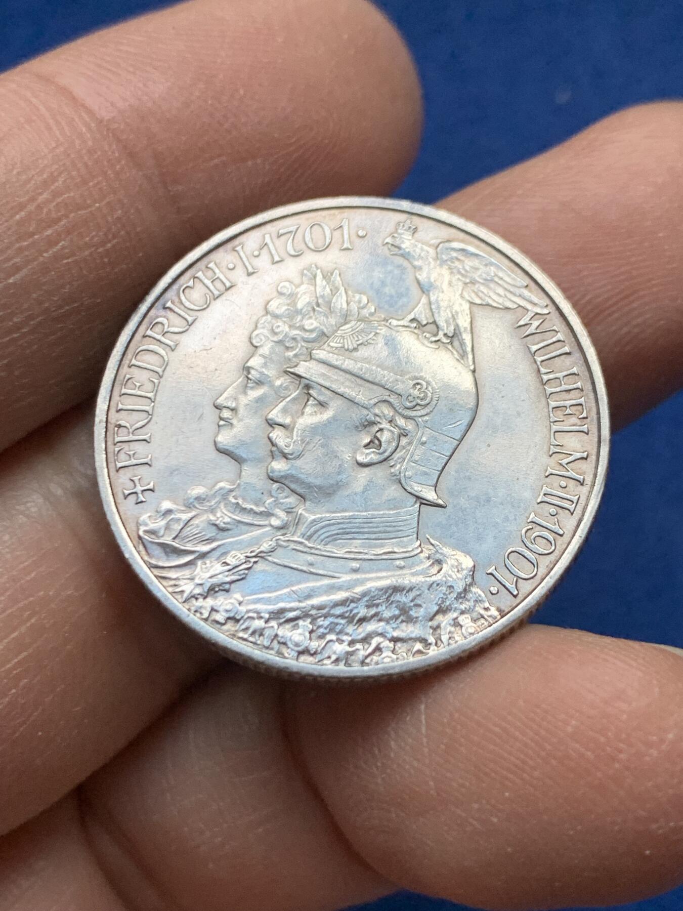 《竞宝斋》第443场 周日，周一，2场连拍 （全场包邮） 德国1901年普鲁士建国200周年2马克银币，底光不错，品相佳。