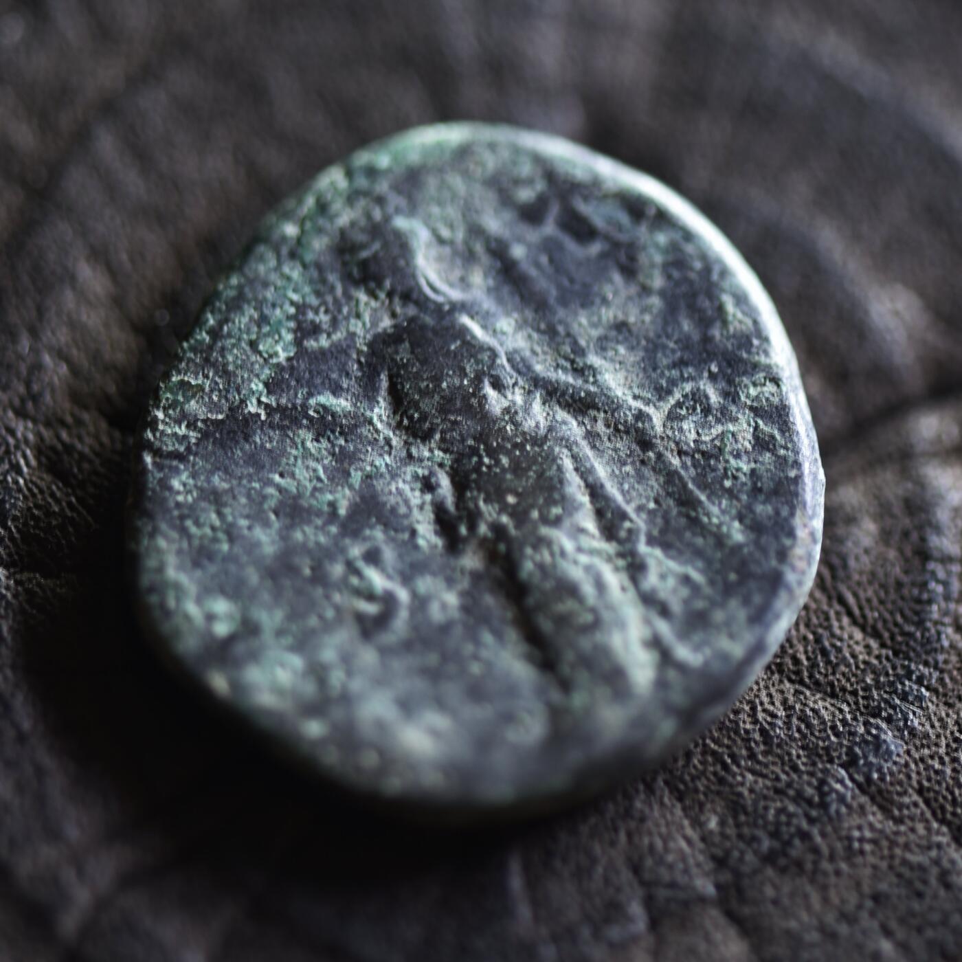 【良泉】【2025年最后一场】12月18日晚19.30点开拍！188组【直播场】西方古代钱币、丝路杂项、印章！ 10.26克，公元140-150年【古罗马】五贤帝——安东尼·庇护的皇后大福斯蒂娜，阿斯铜币