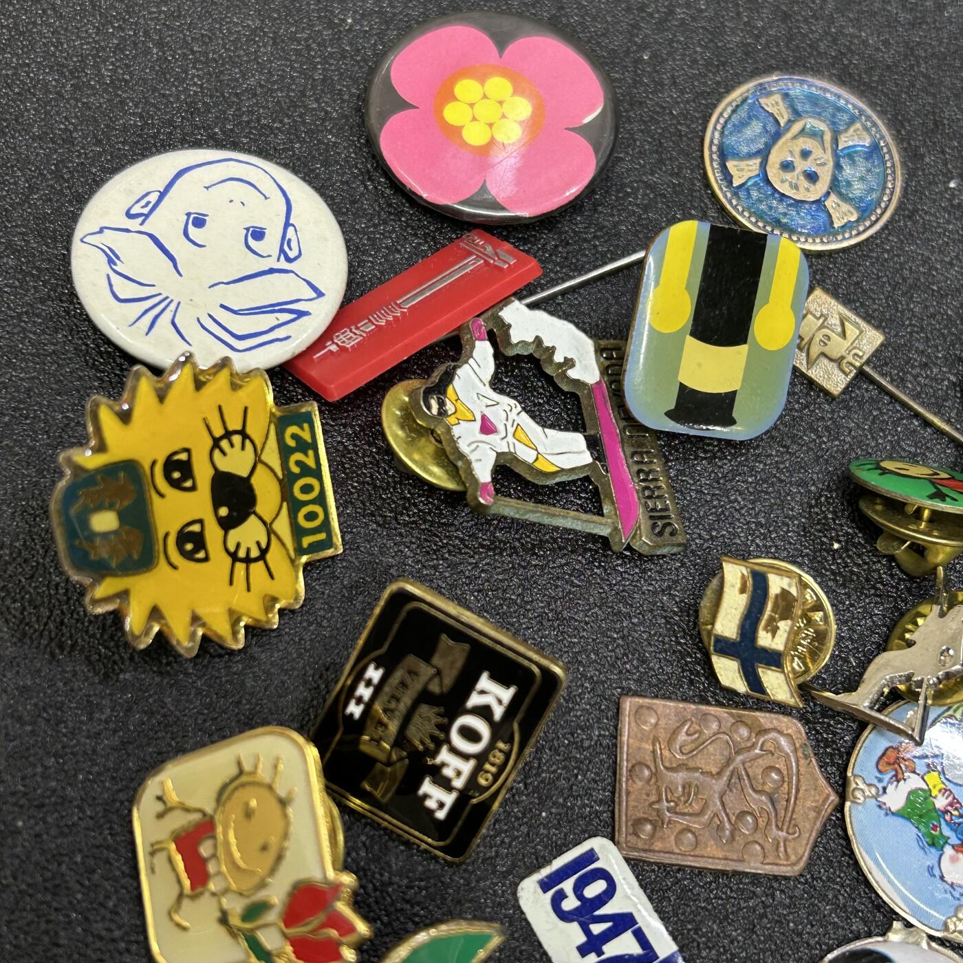 西秦中古拍卖第六十八期 欧洲小徽章一组