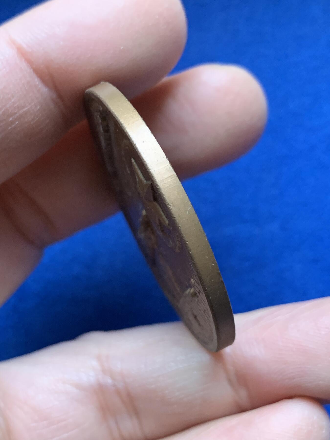 《竞宝斋》第443场 周日，周一，2场连拍 （全场包邮） 意大利二战抵抗运动‌纪念章 重约26.7克 40.1mm 双面高浮雕 细节见图