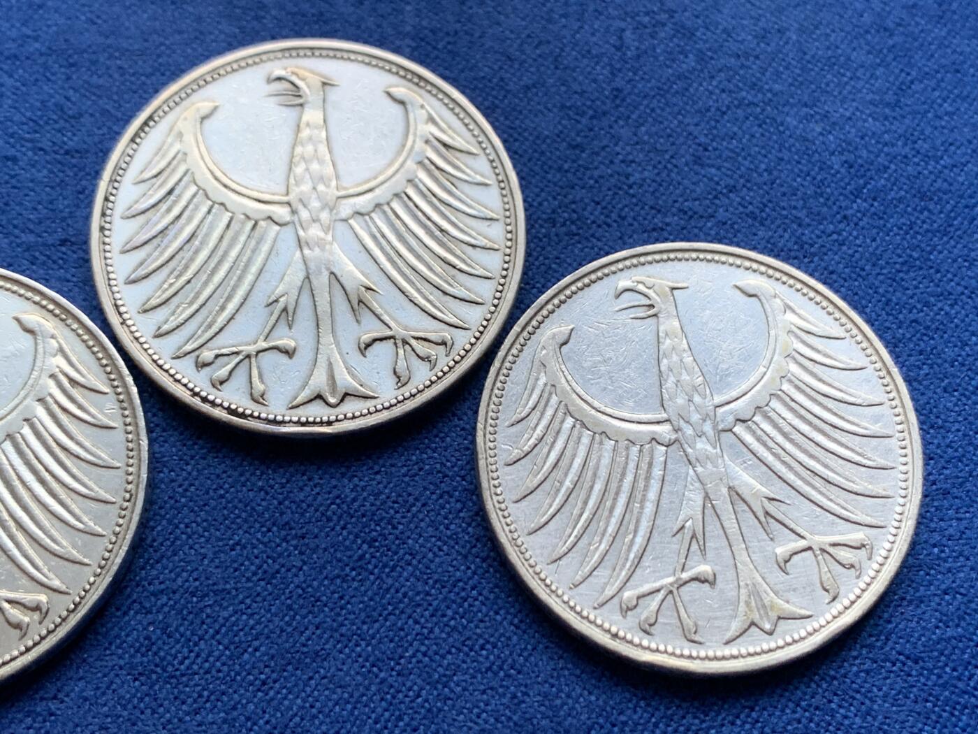 《竞宝斋》第443场 周日，周一，2场连拍 （全场包邮） 三枚一组 德国1951年5马克银币