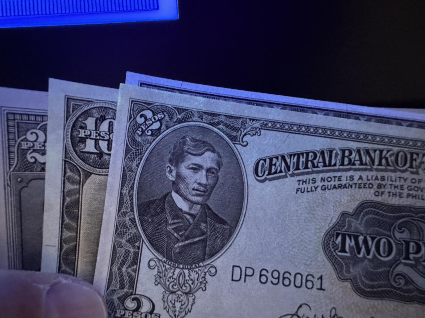 《外钞收藏家》第五百九十期（欧洲强钞、港币、硬通货及丰富裸币大拍场）（本平台长期征集拍品、欢迎藏友们联系合作） 菲律宾两个版本2-20比索 全新 但轻微荧光不绝