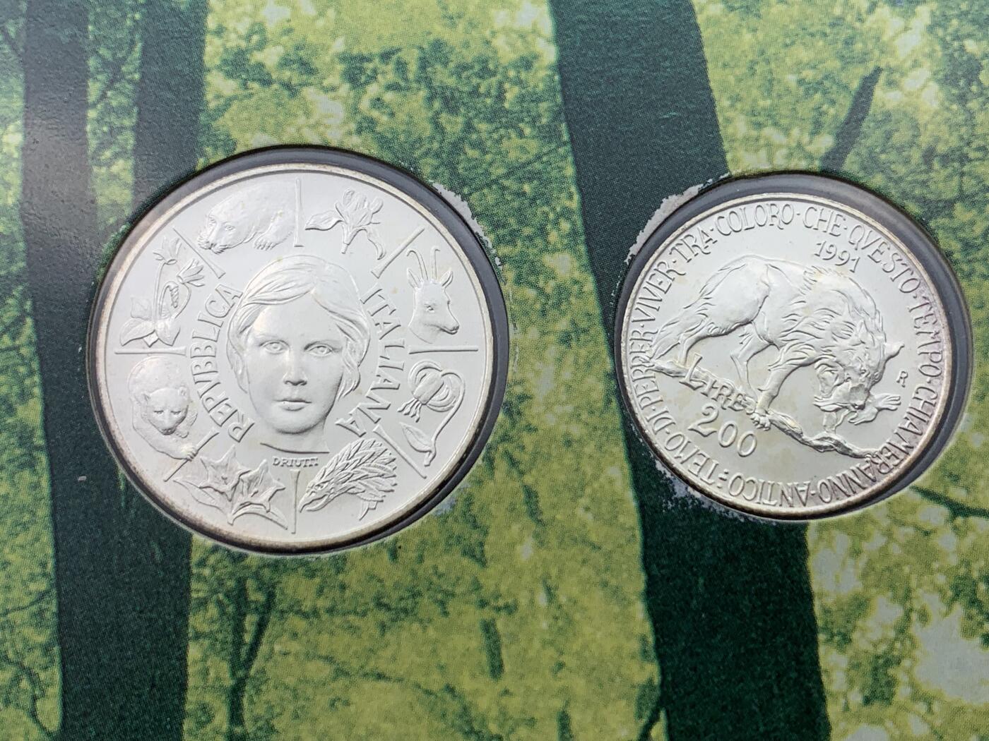 《竞宝斋》第443场 周日，周一，2场连拍 （全场包邮） 意大利1991年花神银套币，含银币两枚，500里拉银币（15克，0.835银）和200里拉银币（9克，0.835银）。