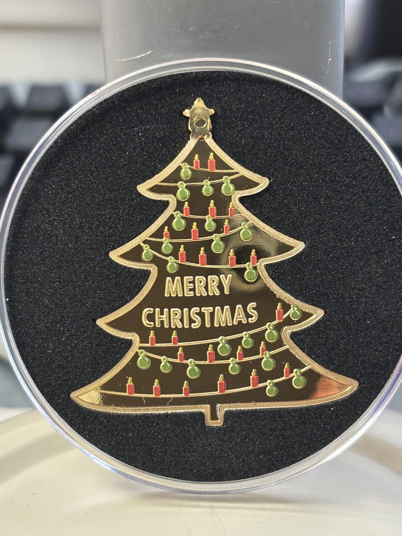 第184期拍卖 加纳2021年圣诞节圣诞树彩色异形镀金纪念币带证书，