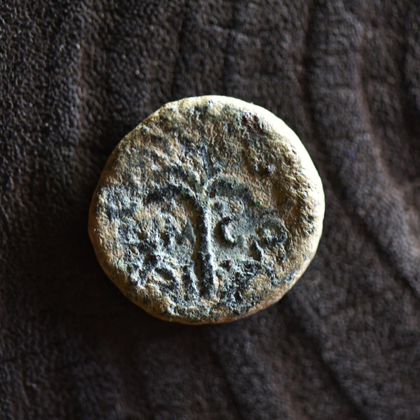 【良泉】【2025年最后一场】12月18日晚19.30点开拍！188组【直播场】西方古代钱币、丝路杂项、印章！ 【未清理】公元121/122 年【古罗马】叙利亚行省，推罗城“提喀女神/棕榈树”铜币，3.83克