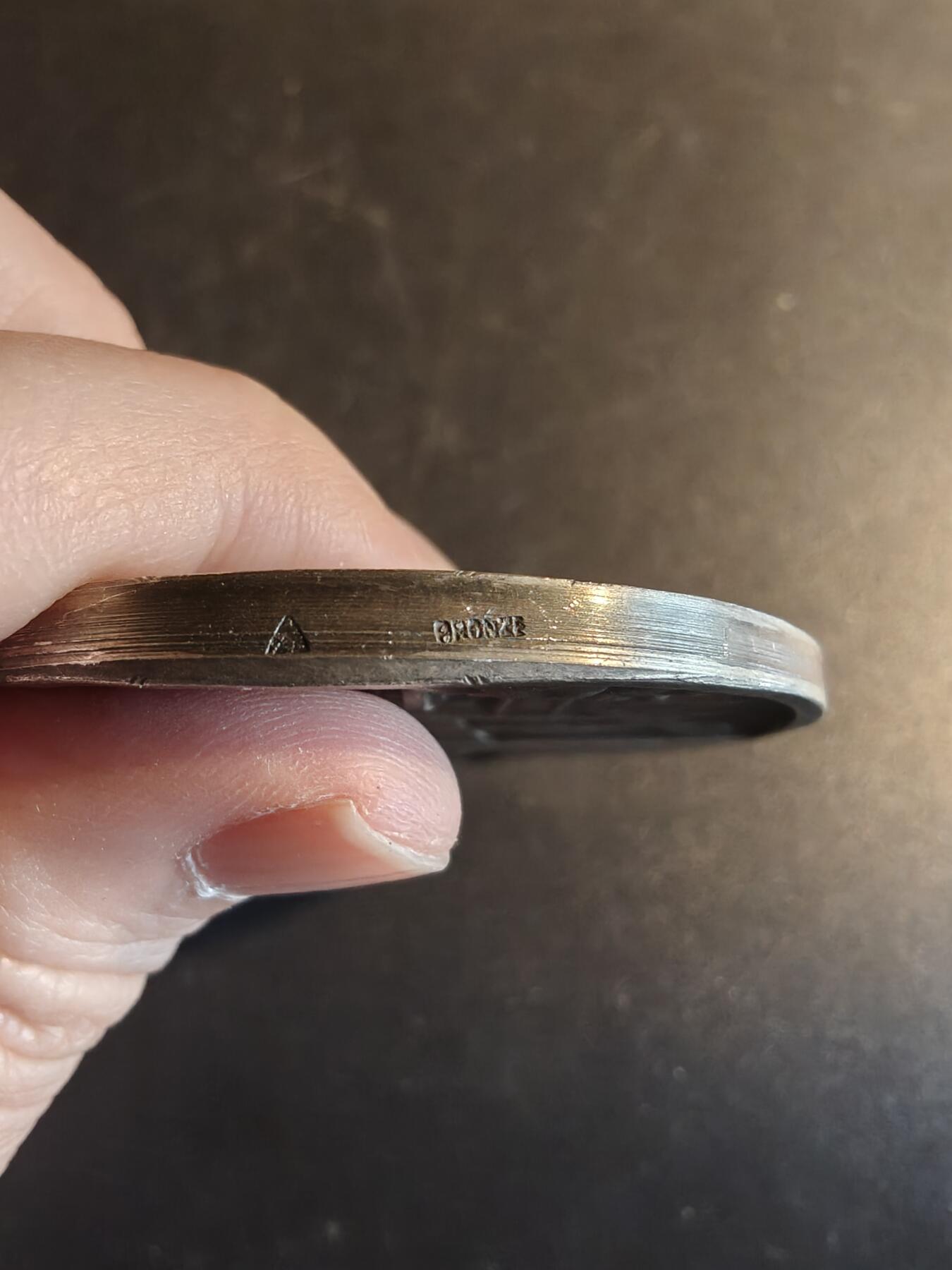 老王徽章第167期 法国全国面粉协会镀银大铜章     直径54mm.    重量77.5g