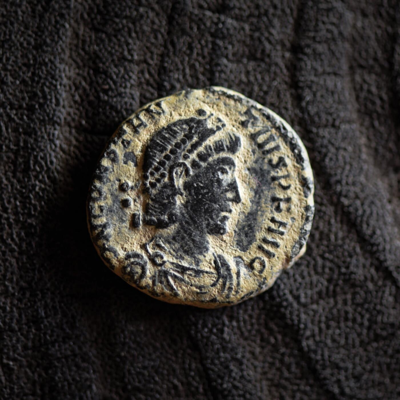 【良泉】【2025年最后一场】12月18日晚19.30点开拍！188组【直播场】西方古代钱币、丝路杂项、印章！ 【极美品】公元337-361年【古罗马】君士坦提乌斯二世，重新幸福时光铜币，君士坦丁堡造币厂，2.53克