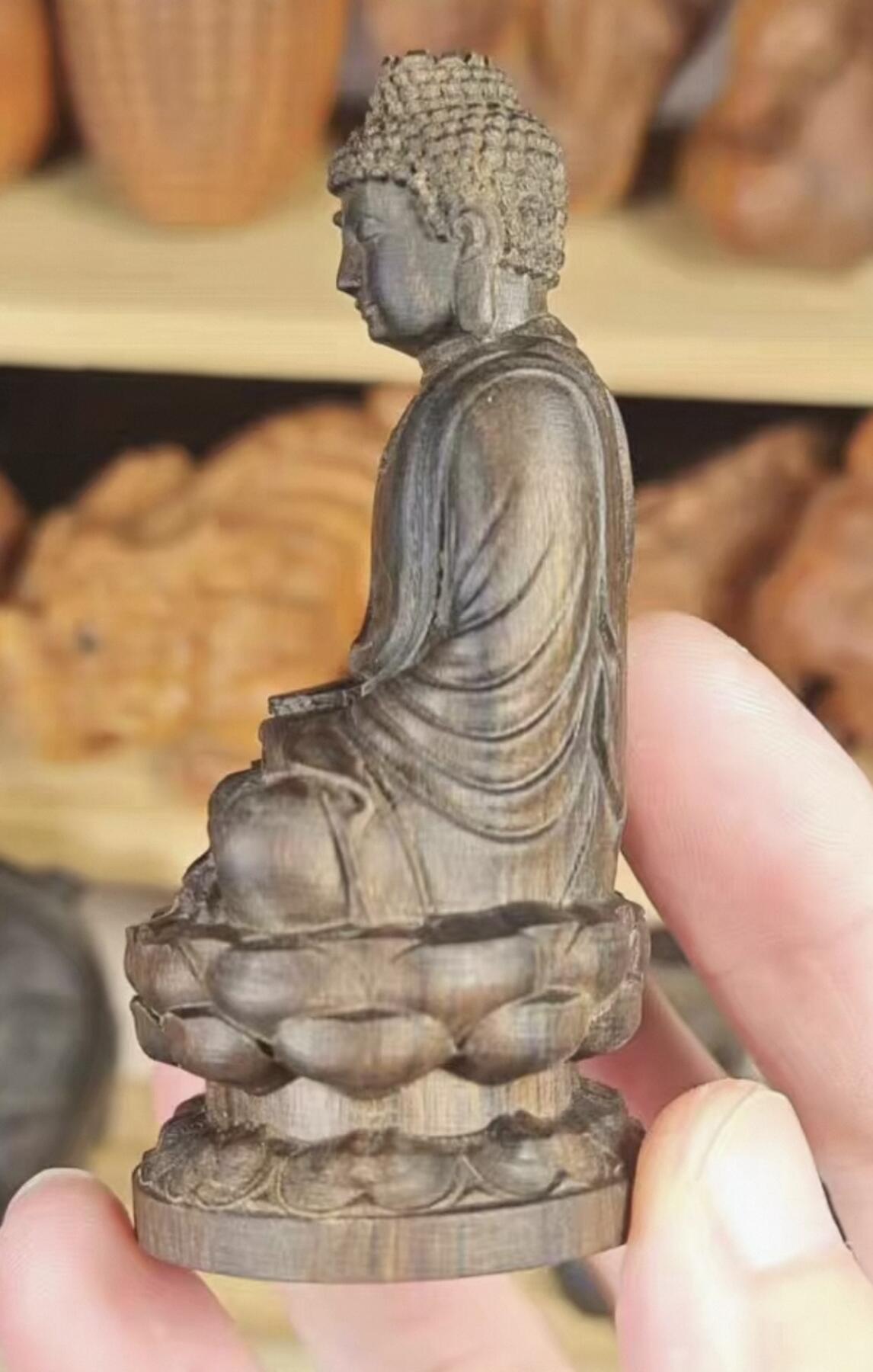 江南站杂件捡漏场 保真沉香木如来佛摆件，微瑕疵尺寸约8厘米