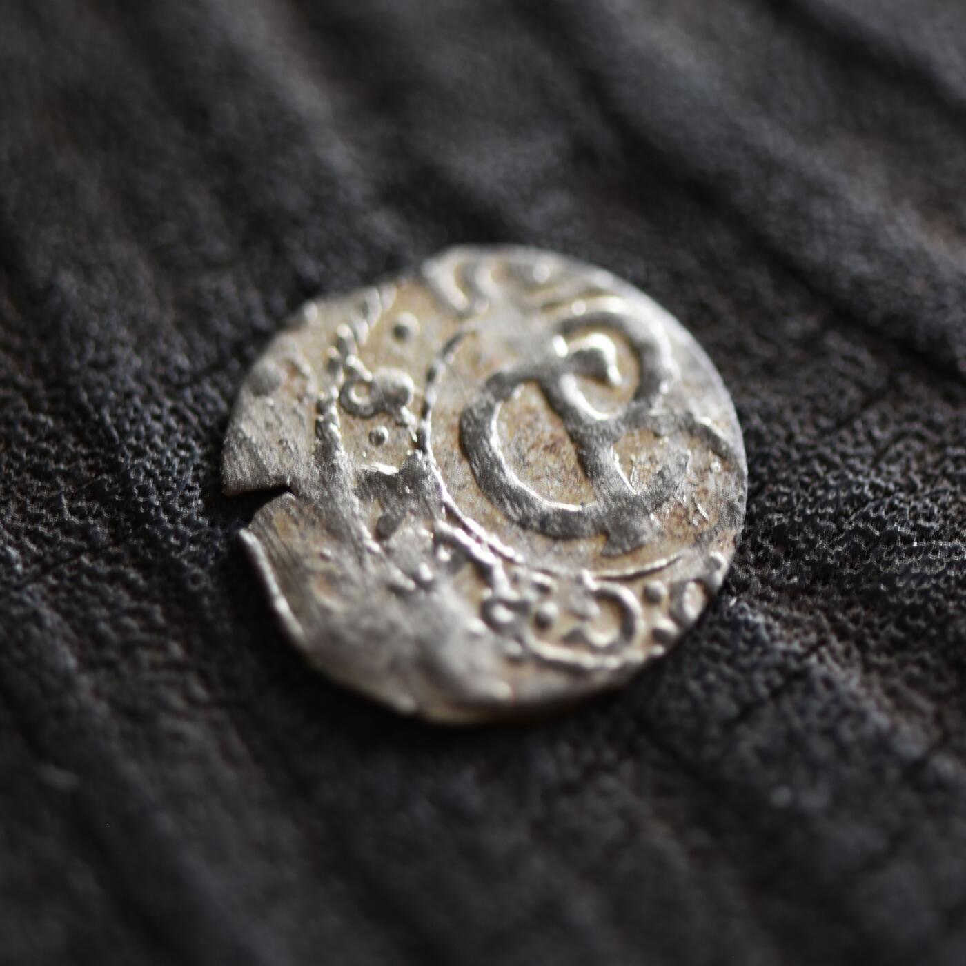 【良泉】【2025年最后一场】12月18日晚19.30点开拍！188组【直播场】西方古代钱币、丝路杂项、印章！ 【未流通品】公元1662年【瑞典·利沃尼亚】卡尔十一世国王，银索利多，0.38克