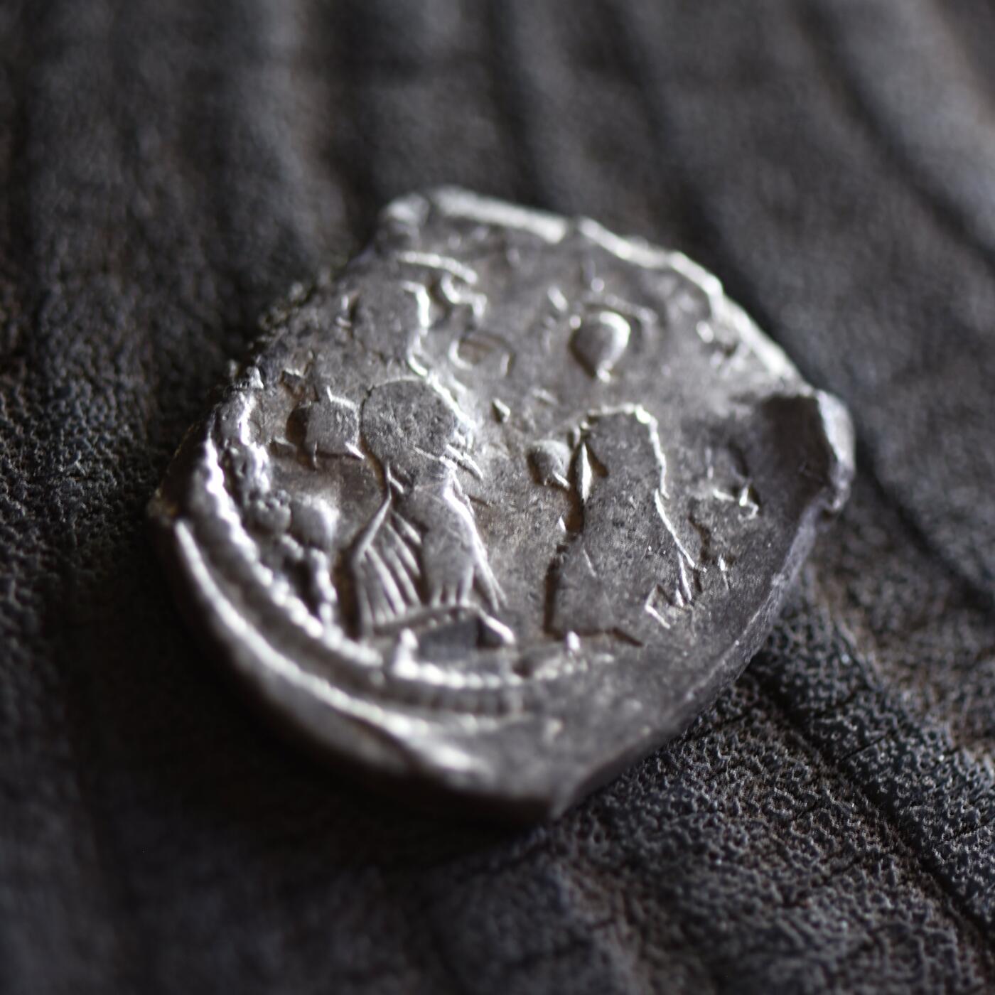 【良泉】【元旦直播场】1月1日晚19.30点开拍！208组西方古代钱币、日本朝鲜花钱 【罕见】公元615-638年【拜占庭帝国】希拉克略与其长子君士坦丁三世银币，6.64克，君士坦丁堡造币厂打制