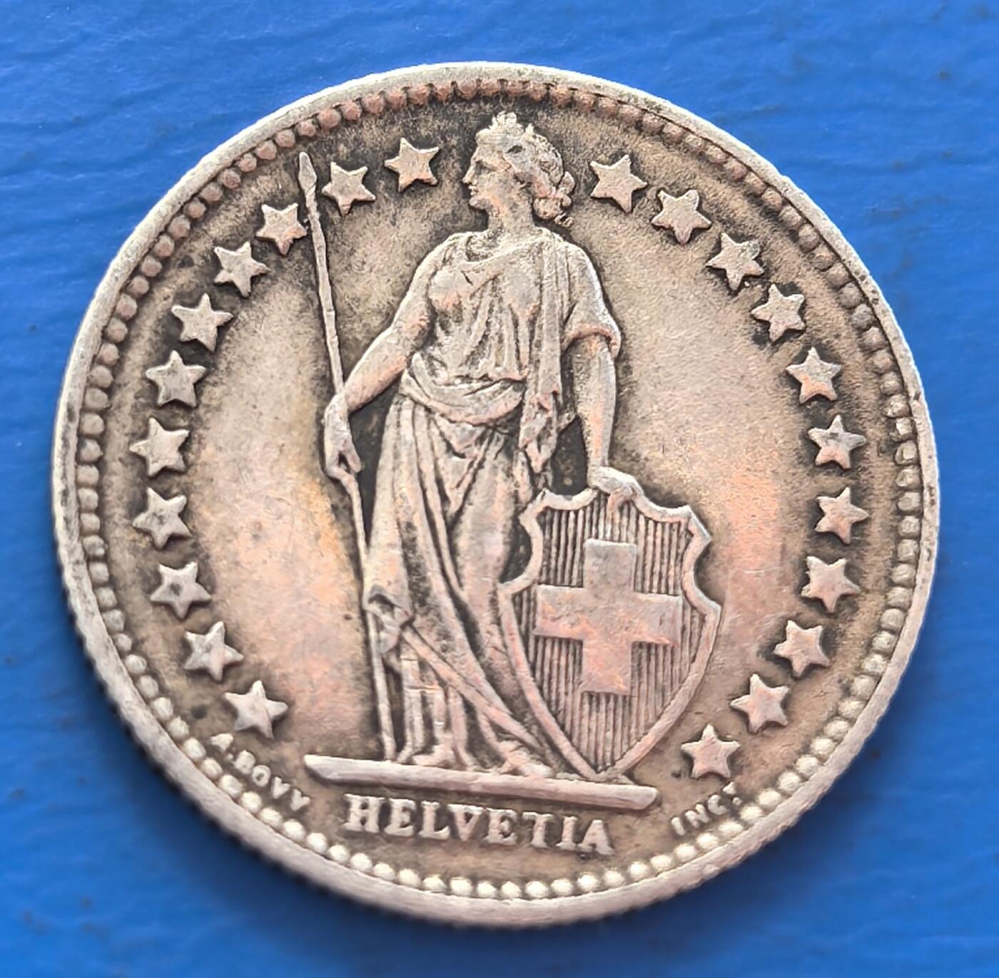 外国优质老铜币银币，周六九点倒数截拍，满百包邮，可寄存半年，喜欢朋友微信扫描二维码可直接参拍 瑞士1899年半法郎银币
