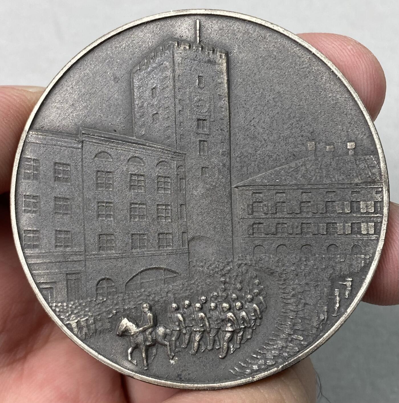 万国钱币拍卖第056期 1940年德国民族社会主义工人党胜利之师进入米尔多夫纪念大锡章 罕见品种 34g 50mm（原图请私信后台）