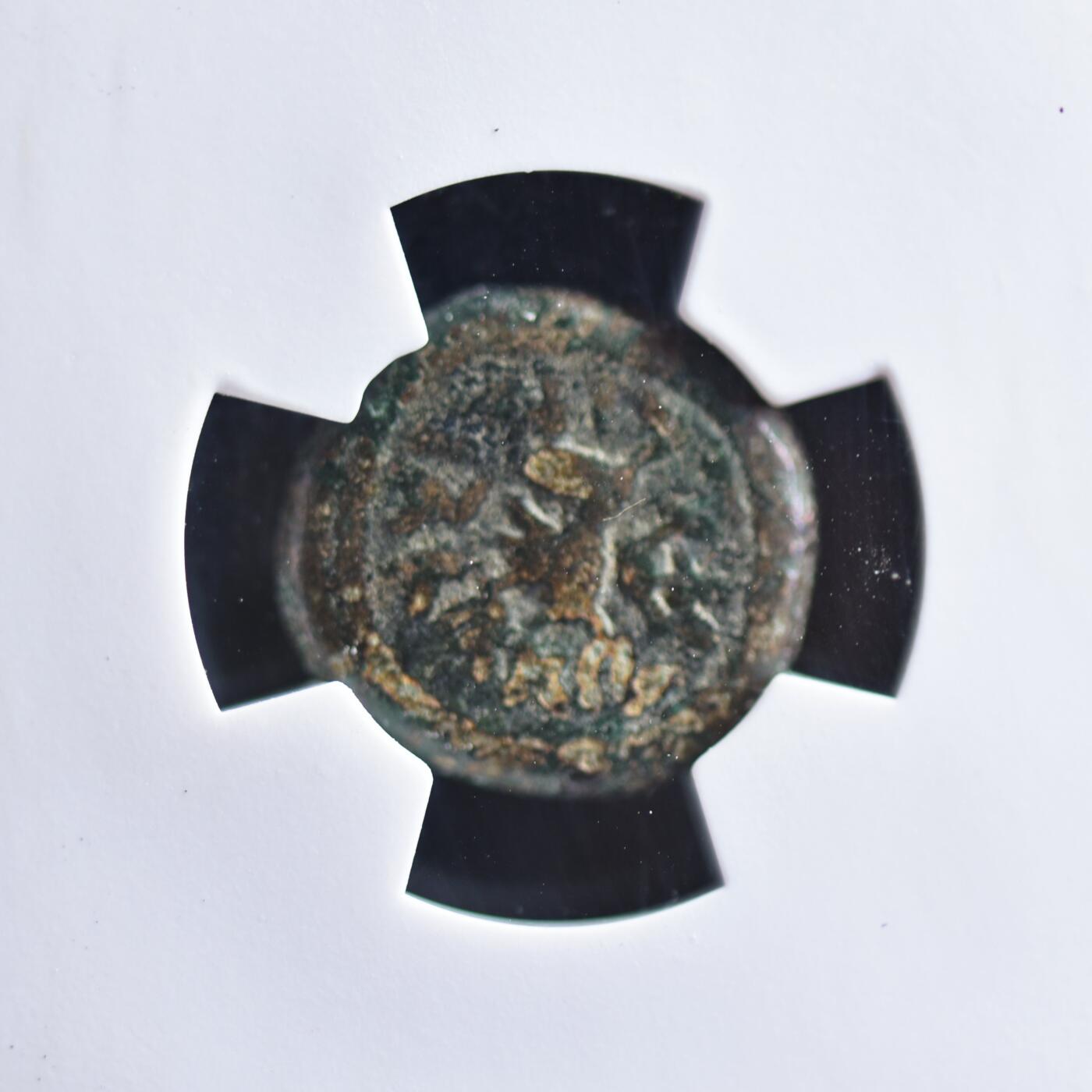 【良泉】【2025年最后一场】12月18日晚19.30点开拍！188组【直播场】西方古代钱币、丝路杂项、印章！ 【藏家出品A】公元106-130年，埃兰王国的奥罗德斯二世打制，背面为天空之神贝罗斯（Belos）和阿拉米铭文。一德拉克马铜币，3.4克