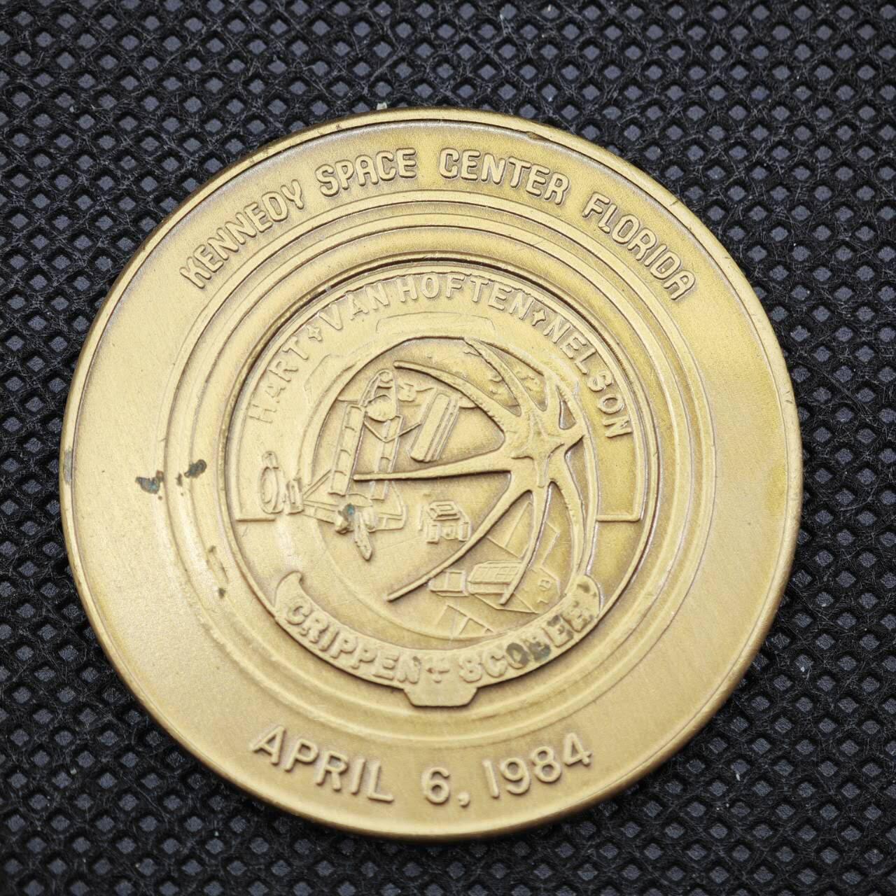 【淘币小摊】限时拍第八百一十六拍  纪念章场  满百包邮可预留两周  周一统一发货  肯尼迪航天中心纪念章 直径39mm