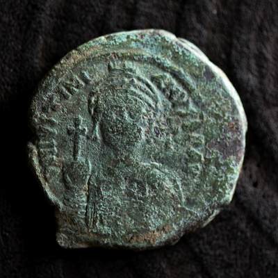 【良泉】【2025年最后一场】12月18日晚19.30点开拍！188组【直播场】西方古代钱币、丝路杂项、印章！ -  公元545年 【拜占庭】 查士丁尼安一世，在位19年，尼科墨底亚造币厂，20努米，铜币，9.87克