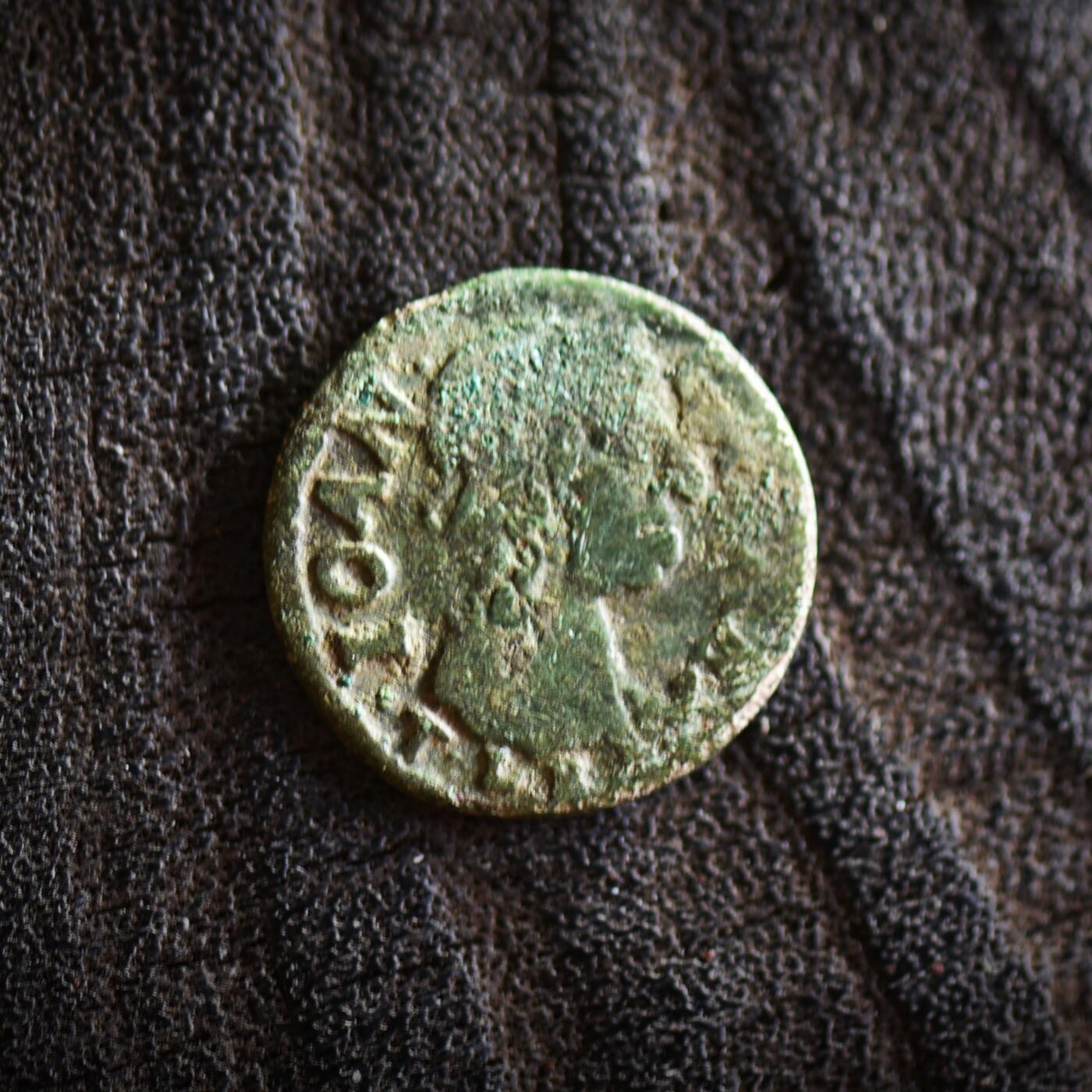 【良泉】【2025年最后一场】12月18日晚19.30点开拍！188组【直播场】西方古代钱币、丝路杂项、印章！ 公元1666年【波兰立陶宛联邦】约翰二世·卡齐米尔·瓦萨“波兰鹰”铜希林，1.22克