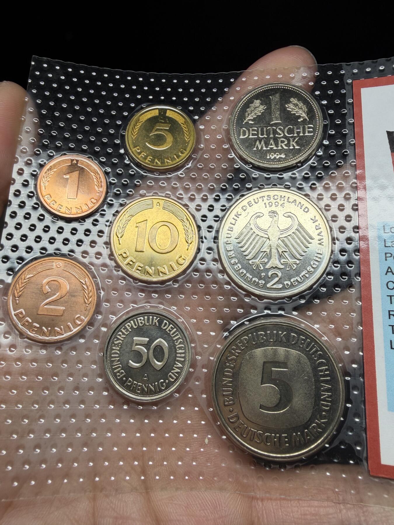 2025年集古藏今外币拍卖第十期-第10场—（总第290拍-纸币专场），本期拍完结算一次，发货时间2-3天，休息几天后继续新的一期拍卖。 1990年-1997年德国1套