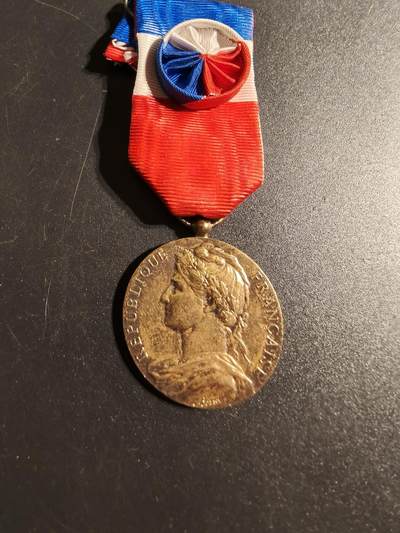 老王徽章第167期 - 法国金级劳工奖章    950银镀金     13.8g