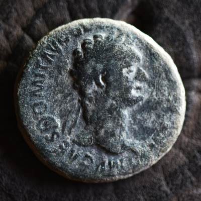 【良泉】【2025年最后一场】12月18日晚19.30点开拍！188组【直播场】西方古代钱币、丝路杂项、印章！ - 9.88克，公元87年【古罗马】弗拉维王朝-图密善“幸运女神-福尔图娜”阿斯铜币