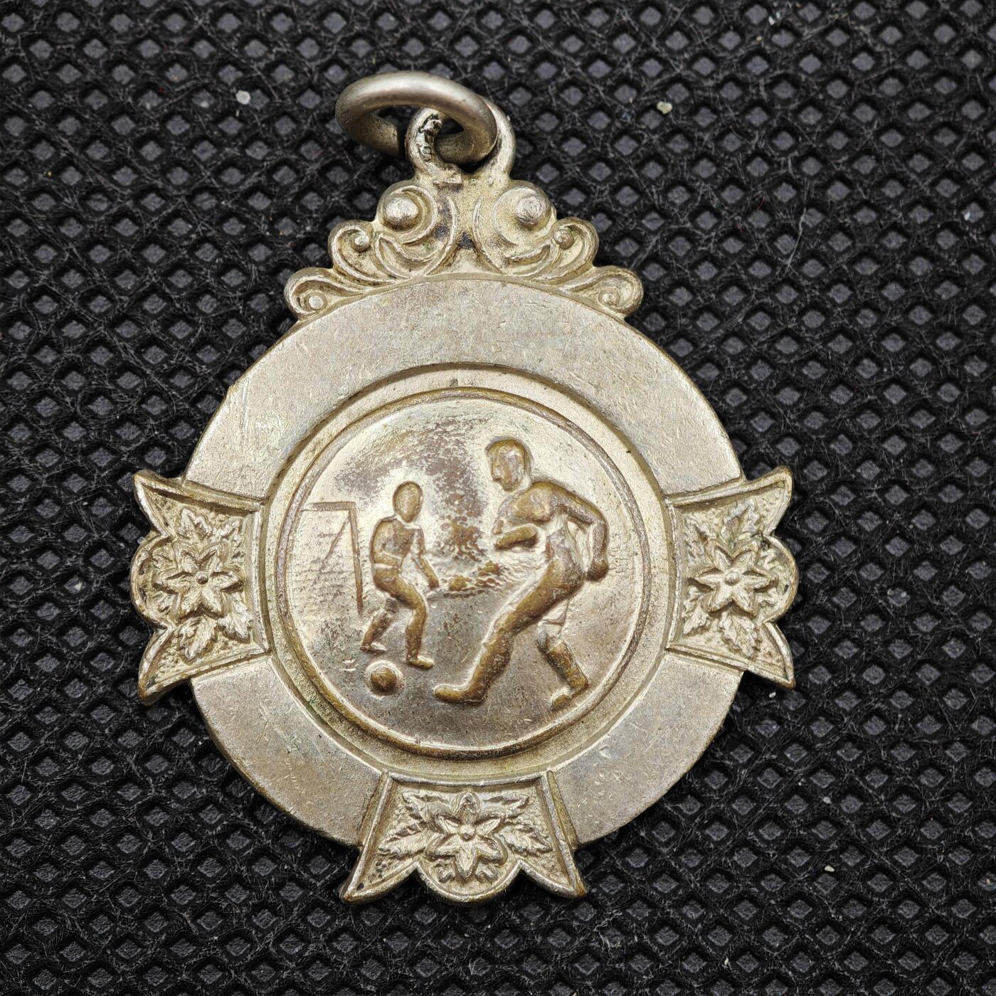 【淘币小摊】限时拍第八百一十六拍  纪念章场  满百包邮可预留两周  周一统一发货   足球纪念章直径29mm