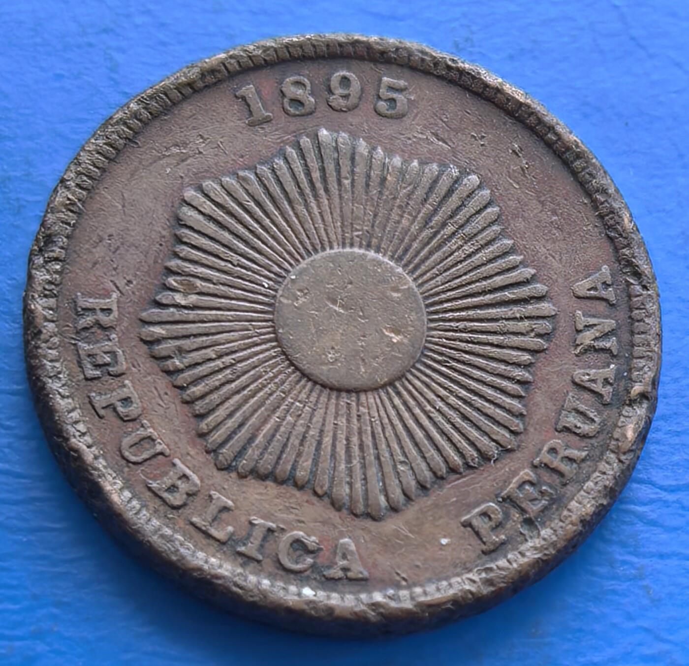 外国优质老铜币银币，周六九点倒数截拍，满百包邮，可寄存半年，喜欢朋友微信扫描二维码可直接参拍 秘鲁1895年2分大铜币