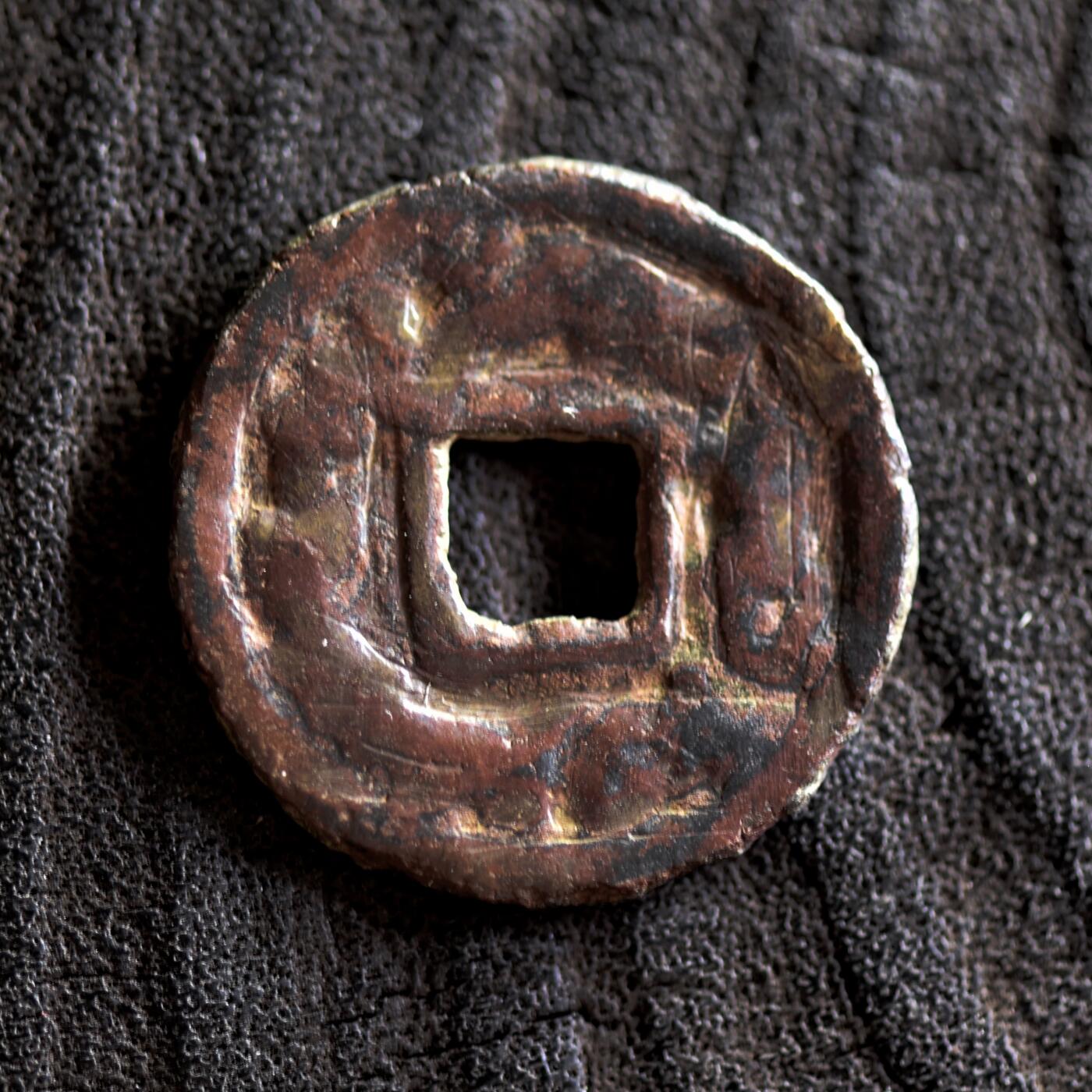 【良泉】【2025年最后一场】12月18日晚19.30点开拍！188组【直播场】西方古代钱币、丝路杂项、印章！ 【好品】公元8世纪【丝绸之路】粟特，突骑施铜币，2.38克