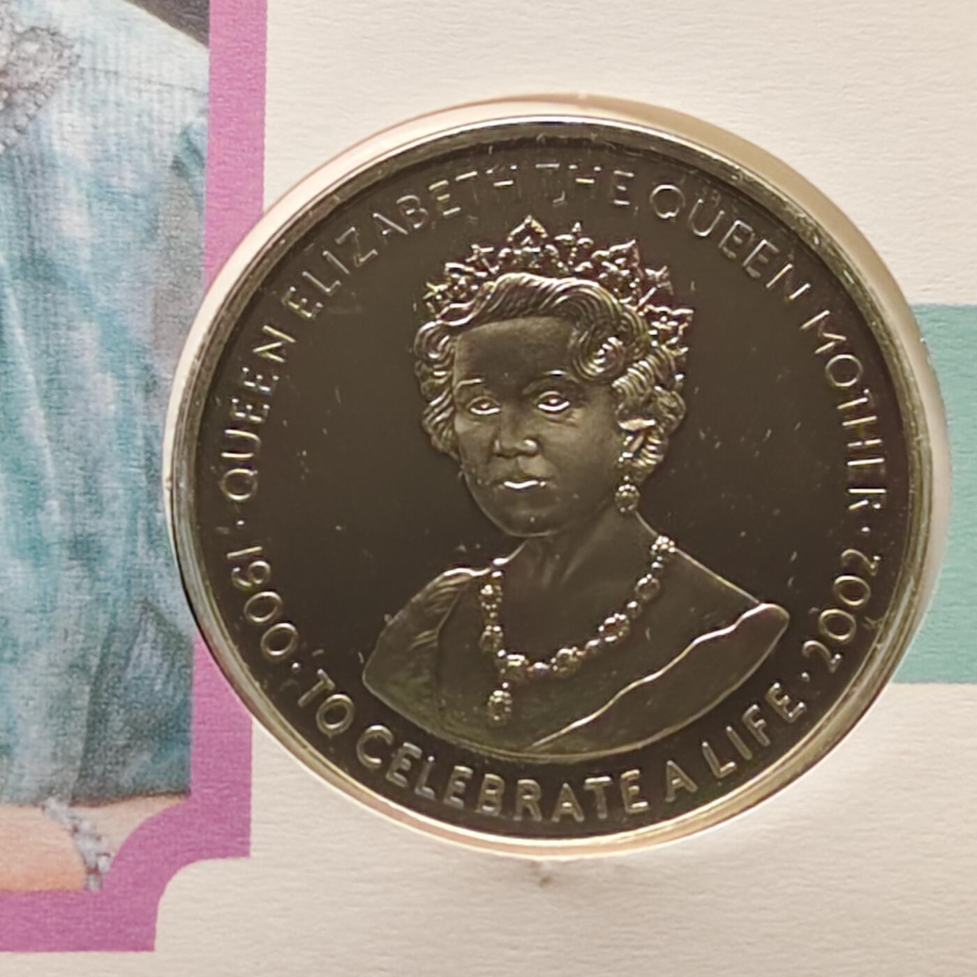 【全场包邮】纯粹捡漏拍482场（免费代拍第19场）-币封+套装+富兰克林（注意佣金） 【邮币封】赞比亚2002年1000克瓦查纪念伊丽莎白皇太后克朗型纪念币邮币封