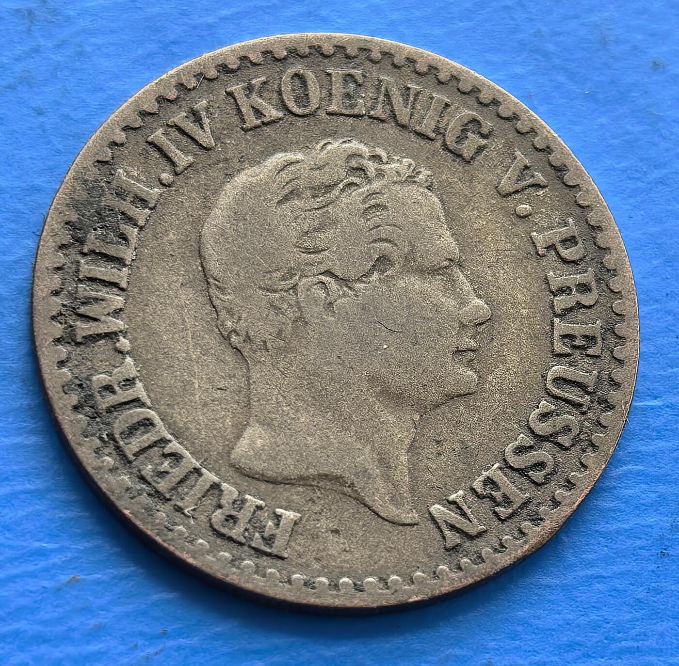 外国优质老铜币银币，周六九点倒数截拍，满百包邮，可寄存半年，喜欢朋友微信扫描二维码可直接参拍 普鲁士1852年银币