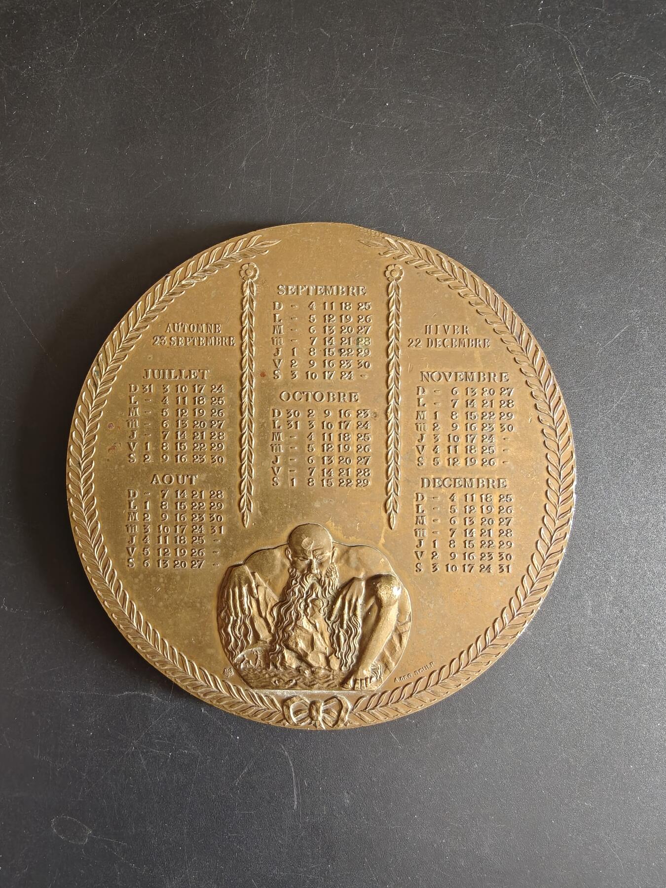 老王徽章第167期 法国1966年年历大铜章    直径94mm    重量347.5g