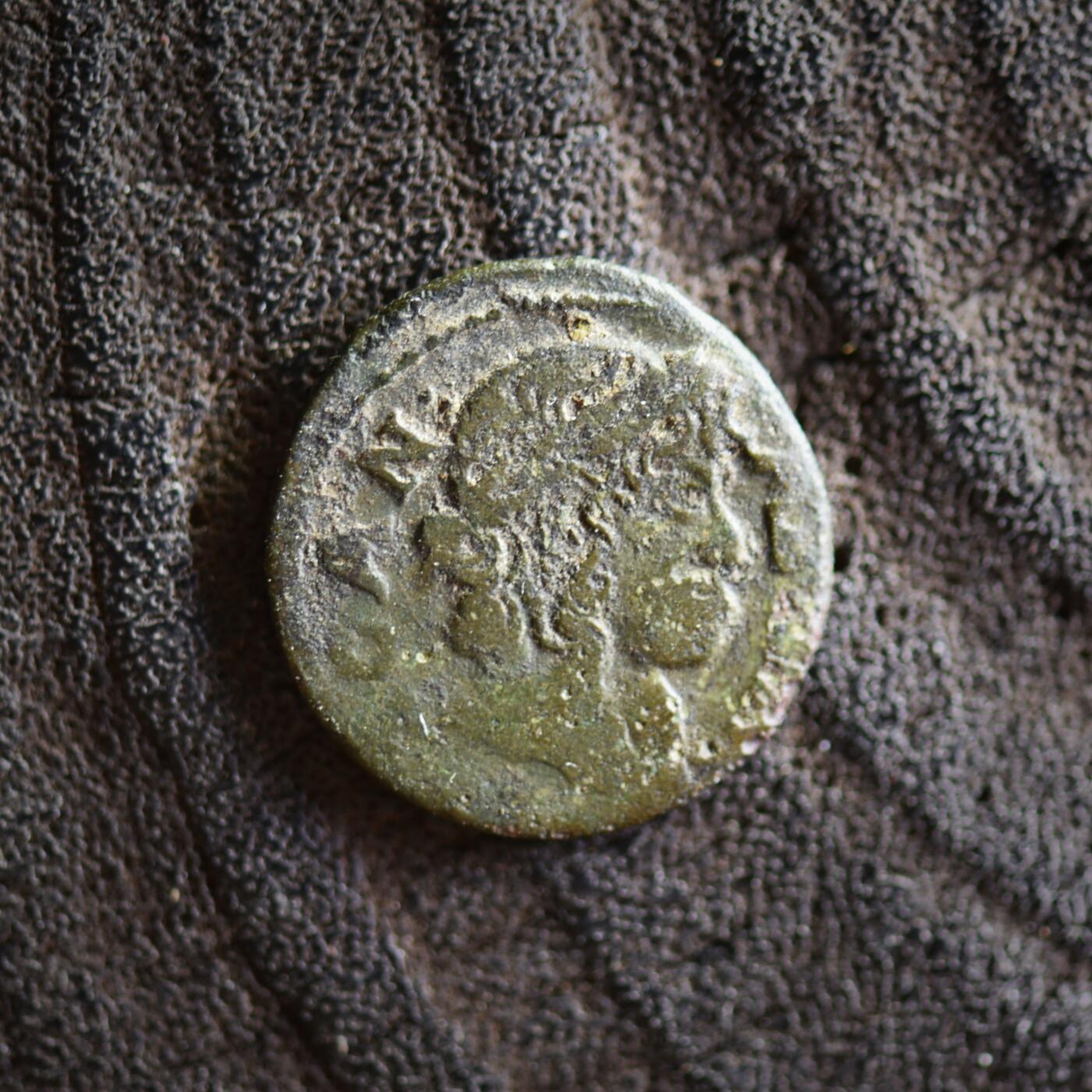 【良泉】【2025年最后一场】12月18日晚19.30点开拍！188组【直播场】西方古代钱币、丝路杂项、印章！ 公元166X年【波兰立陶宛联邦】约翰二世·卡齐米尔·瓦萨“骑士”铜希林，1.14克