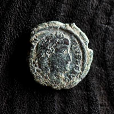 【良泉】【2025年最后一场】12月18日晚19.30点开拍！188组【直播场】西方古代钱币、丝路杂项、印章！ - 公元337-361年【古罗马】君士坦提乌斯二世“誓愿”铜币，1.55克