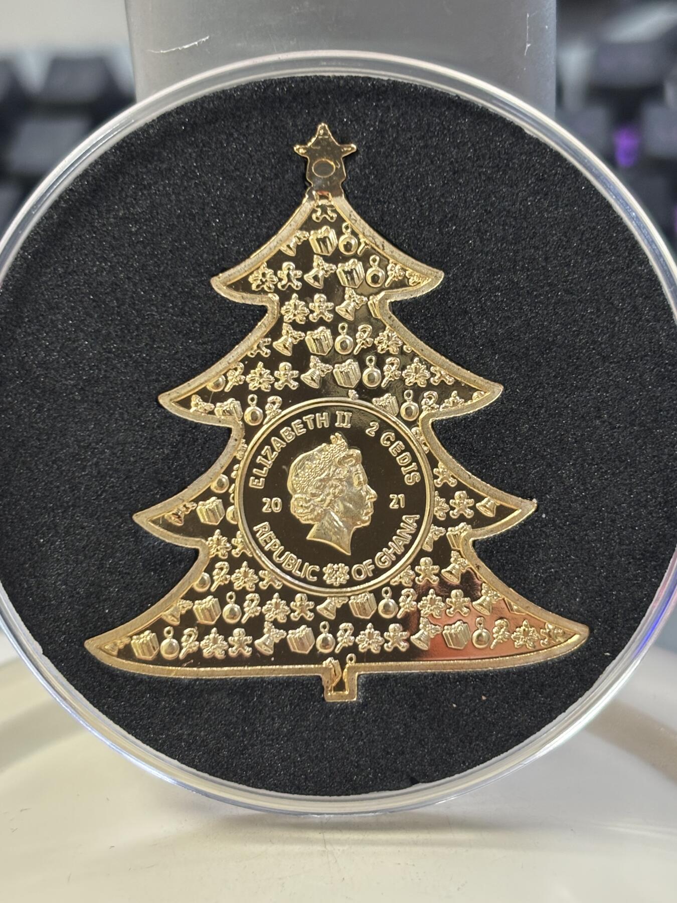 第184期拍卖 加纳2021年圣诞节圣诞树彩色异形镀金纪念币带证书，