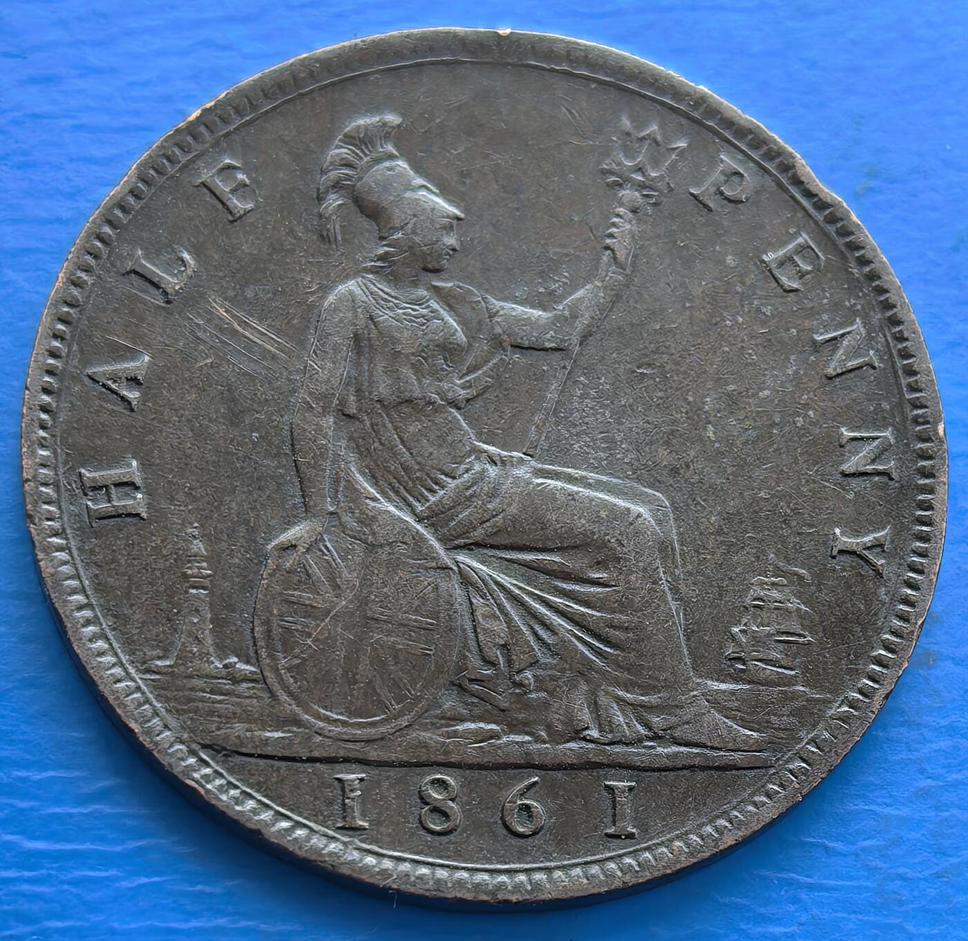 外国优质老铜币银币，周六九点倒数截拍，满百包邮，可寄存半年，喜欢朋友微信扫描二维码可直接参拍 英国1861年半便士维多利亚青年版