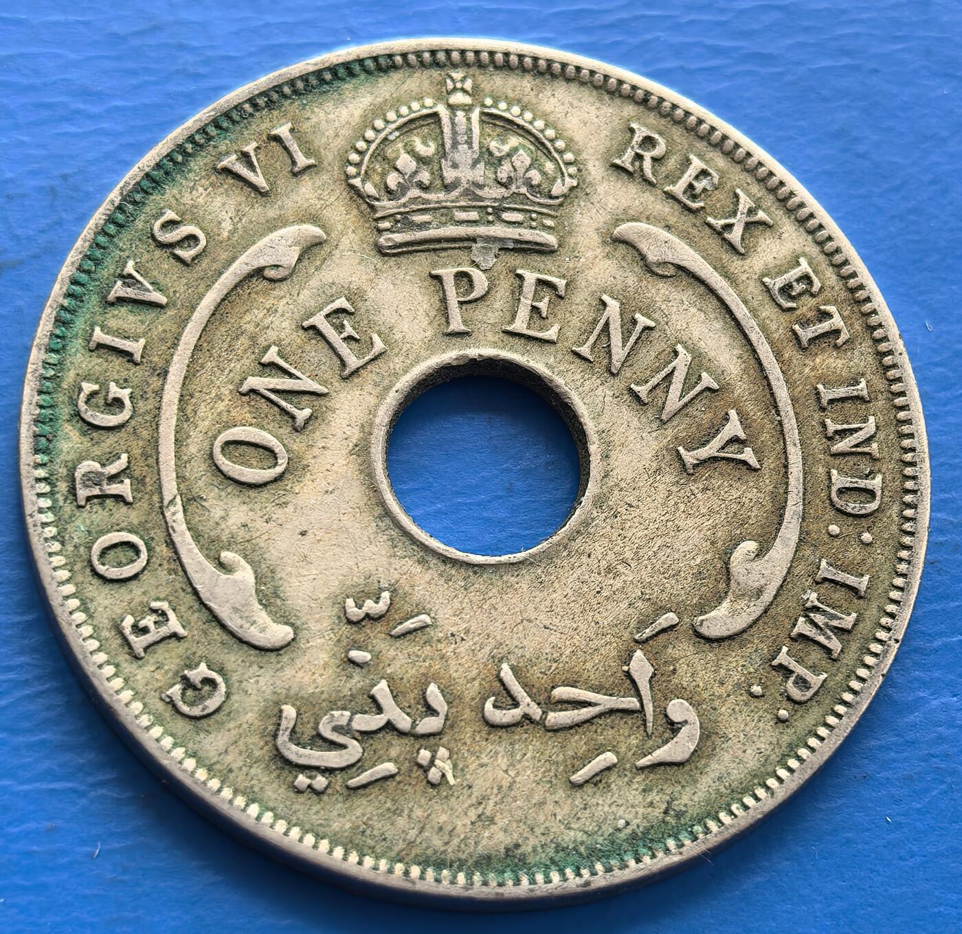 外国优质老铜币银币，周六九点倒数截拍，满百包邮，可寄存半年，喜欢朋友微信扫描二维码可直接参拍 英属西非1942年大便士