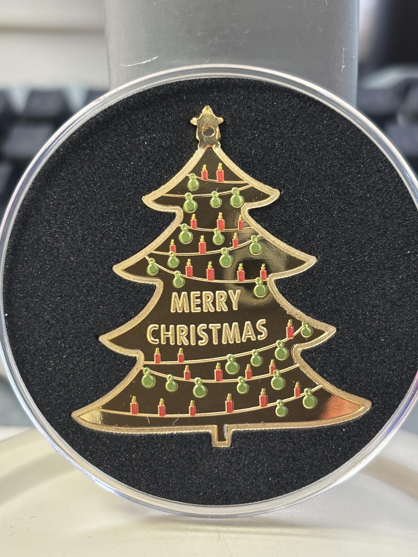 第184期拍卖 加纳2021年圣诞节圣诞树彩色异形镀金纪念币带证书，