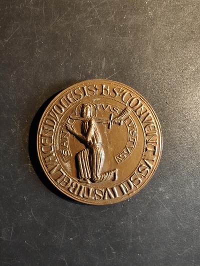 老王徽章第167期 - 法国圣茹斯特昂绍塞市大铜章     直径51mm.    重量80.8g