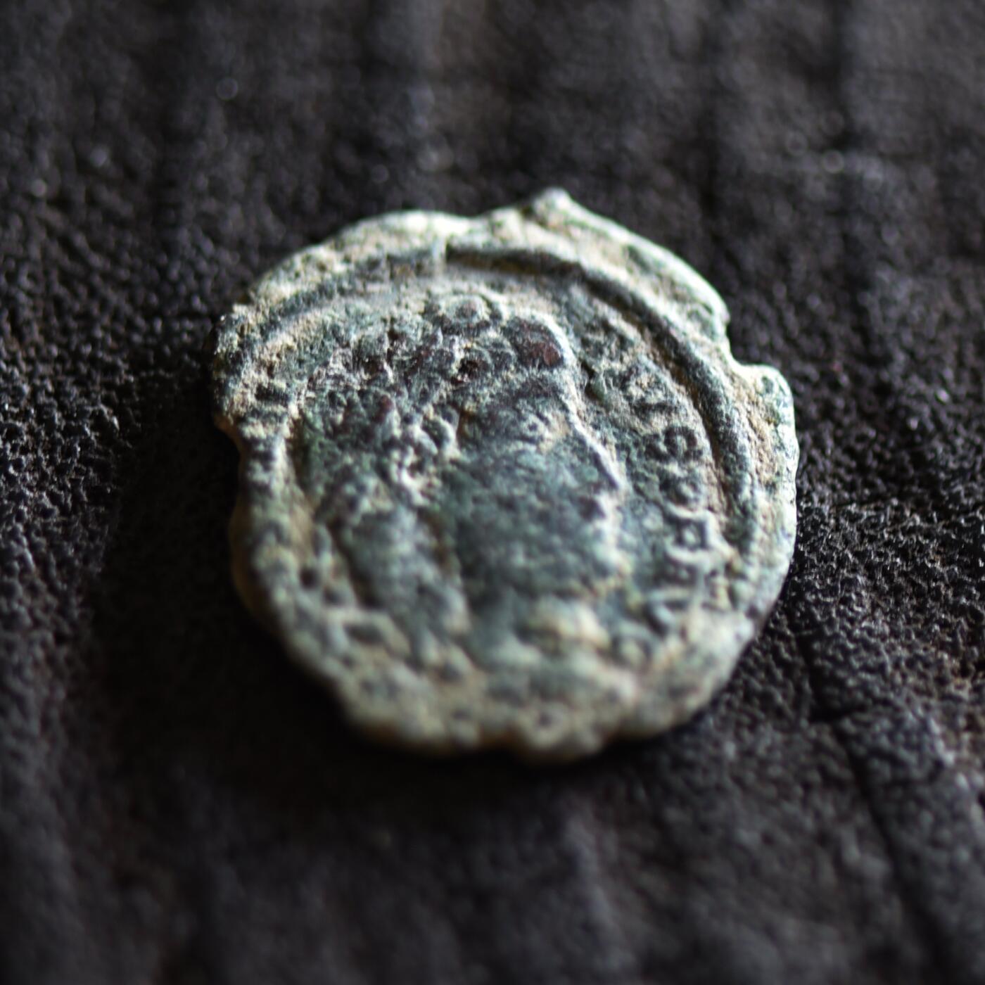 【良泉】【2025年最后一场】12月18日晚19.30点开拍！188组【直播场】西方古代钱币、丝路杂项、印章！ 公元337-361年【古罗马】君士坦提乌斯二世“誓愿”铜币，1.55克