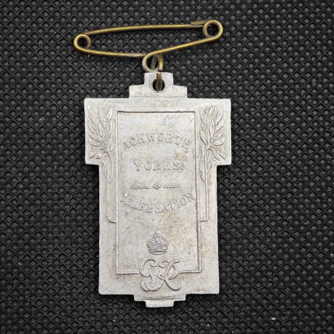 【淘币小摊】限时拍第八百一十六拍  纪念章场  满百包邮可预留两周  周一统一发货   英国1937年乔治六世加冕纪念章直径30mm