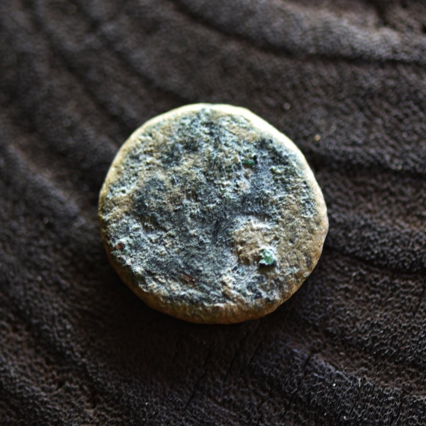 【良泉】【2025年最后一场】12月18日晚19.30点开拍！188组【直播场】西方古代钱币、丝路杂项、印章！ 【未清理】公元121/122 年【古罗马】叙利亚行省，推罗城“提喀女神/棕榈树”铜币，3.83克