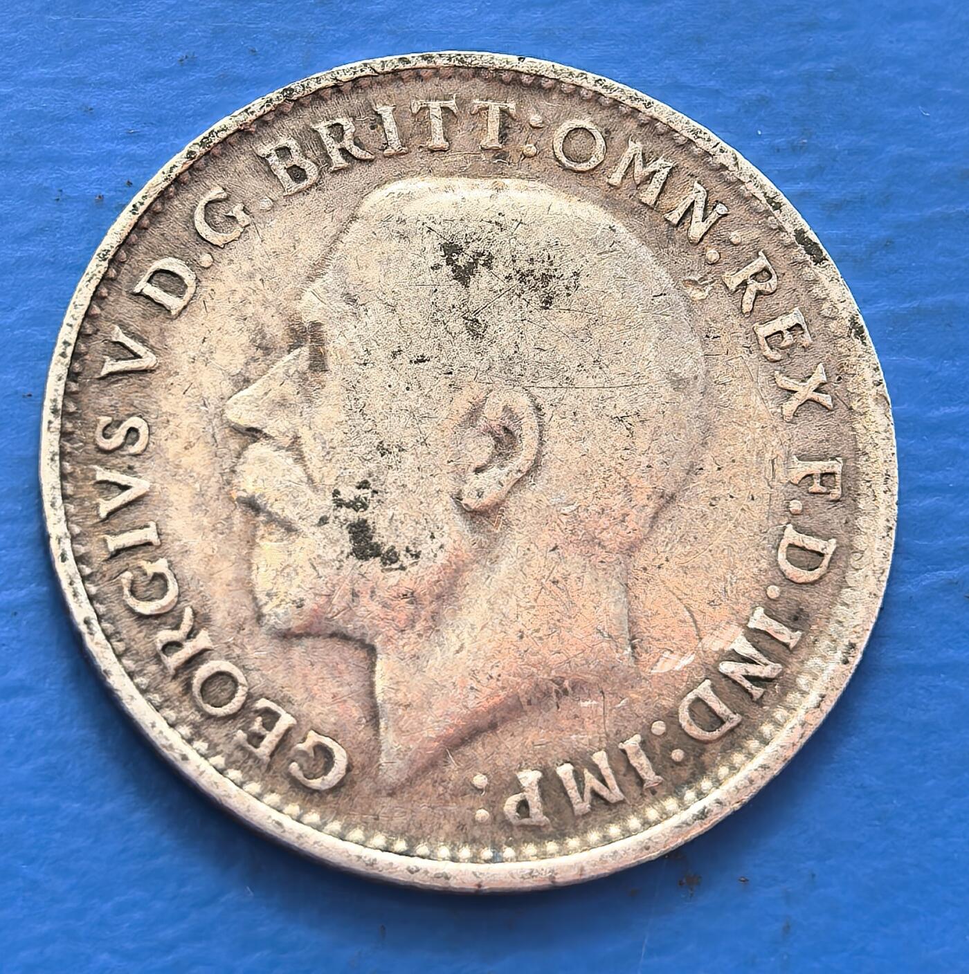 外国优质老铜币银币，周六九点倒数截拍，满百包邮，可寄存半年，喜欢朋友微信扫描二维码可直接参拍 高银英国1917年3便士银币