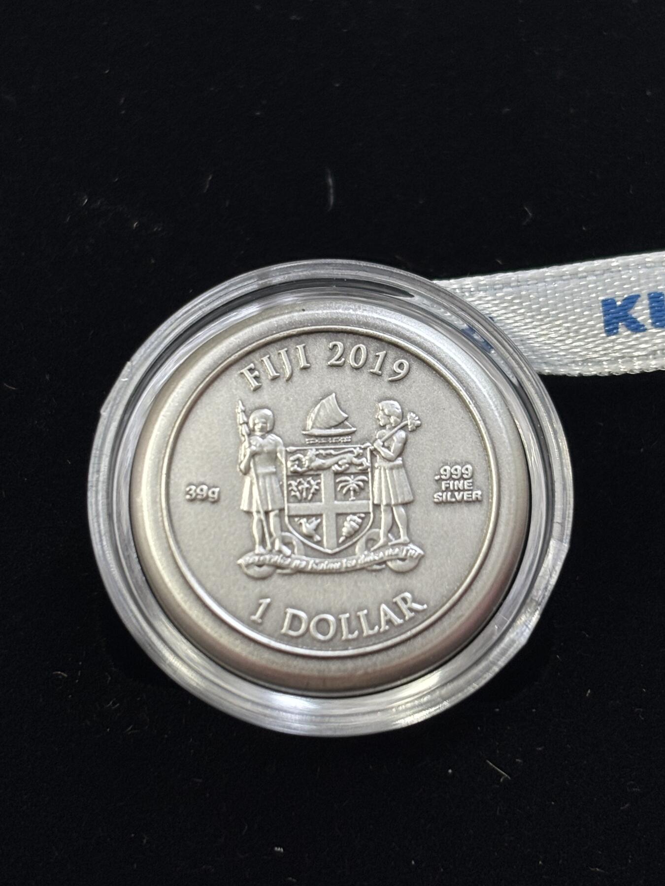 第184期拍卖 斐济2019年好时巧克力状情人节礼物39克纪念银币，39克，999银，发行12500枚