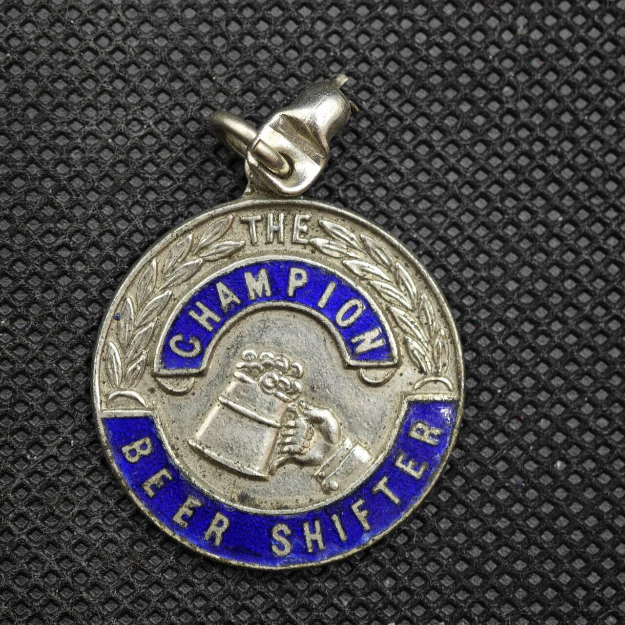 【淘币小摊】限时拍第八百一十六拍  纪念章场  满百包邮可预留两周  周一统一发货   啤酒节纪念章直径29mm