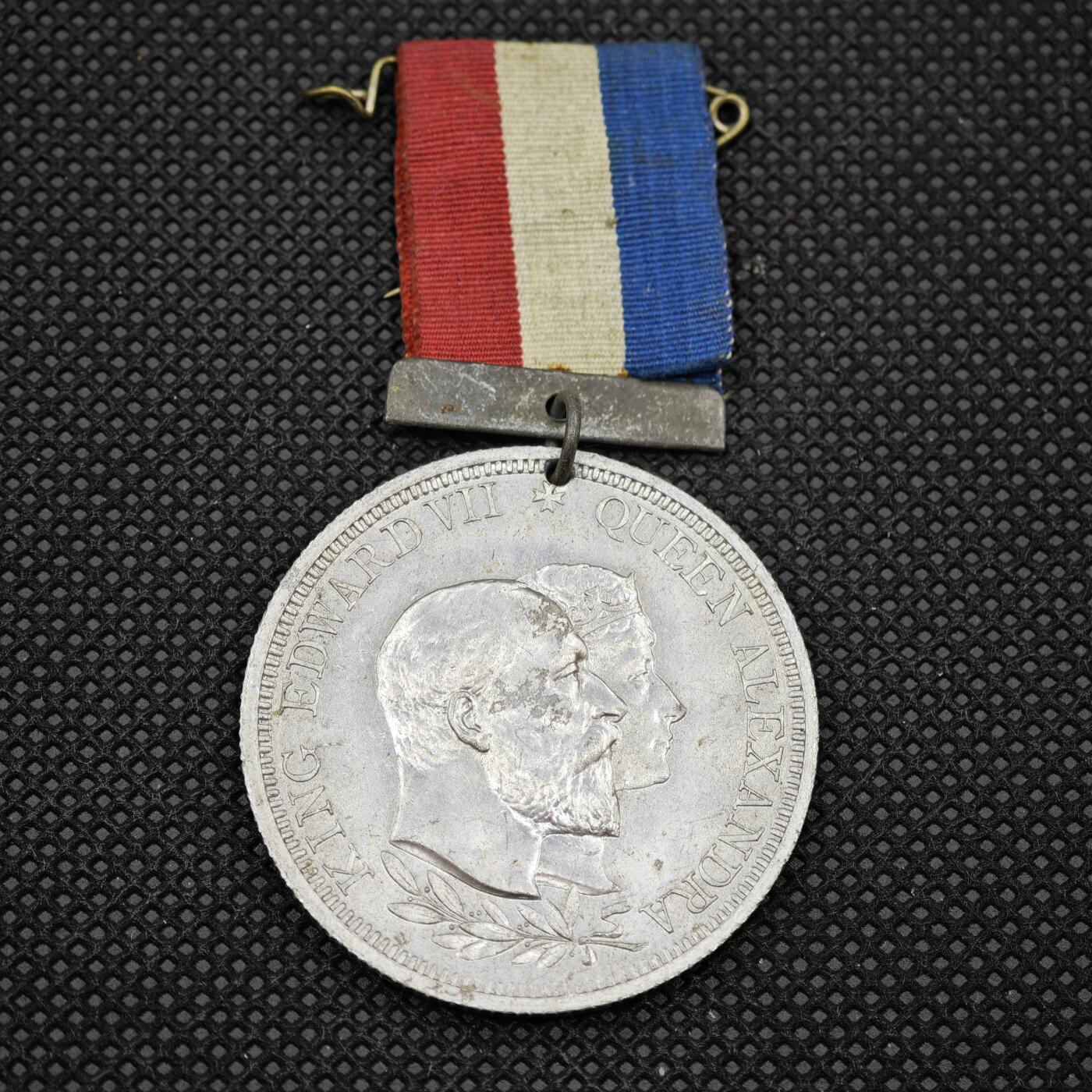 【淘币小摊】限时拍第八百一十六拍  纪念章场  满百包邮可预留两周  周一统一发货   英国1902年爱德华七世加冕纪念章直径38mm