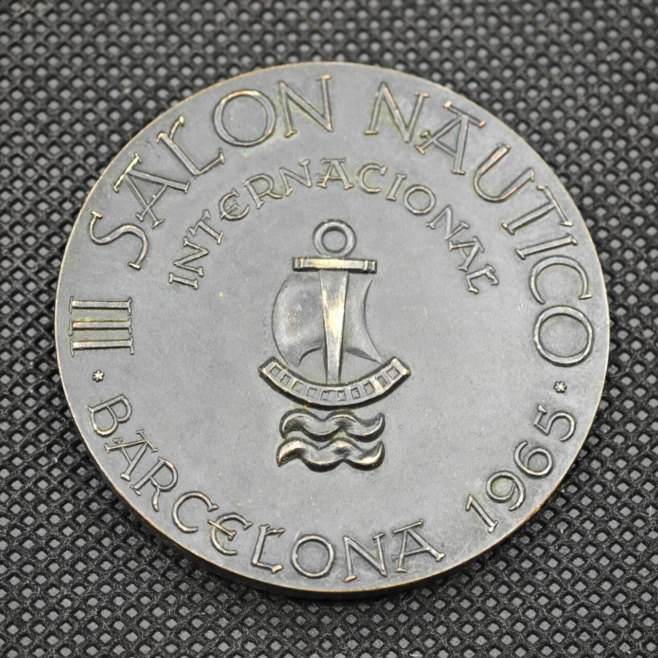 【淘币小摊】限时拍第八百一十六拍  纪念章场  满百包邮可预留两周  周一统一发货  1965年巴塞罗那第三届国际航海展纪念章直径51mm