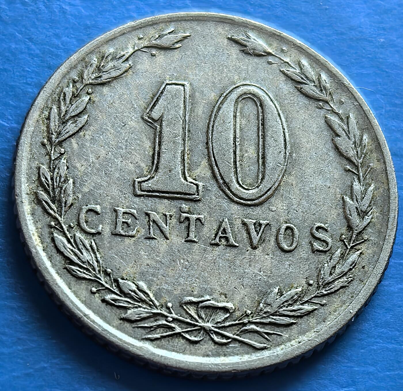 外国优质老铜币银币，周六九点倒数截拍，满百包邮，可寄存半年，喜欢朋友微信扫描二维码可直接参拍 阿根廷1897年自由女神10分