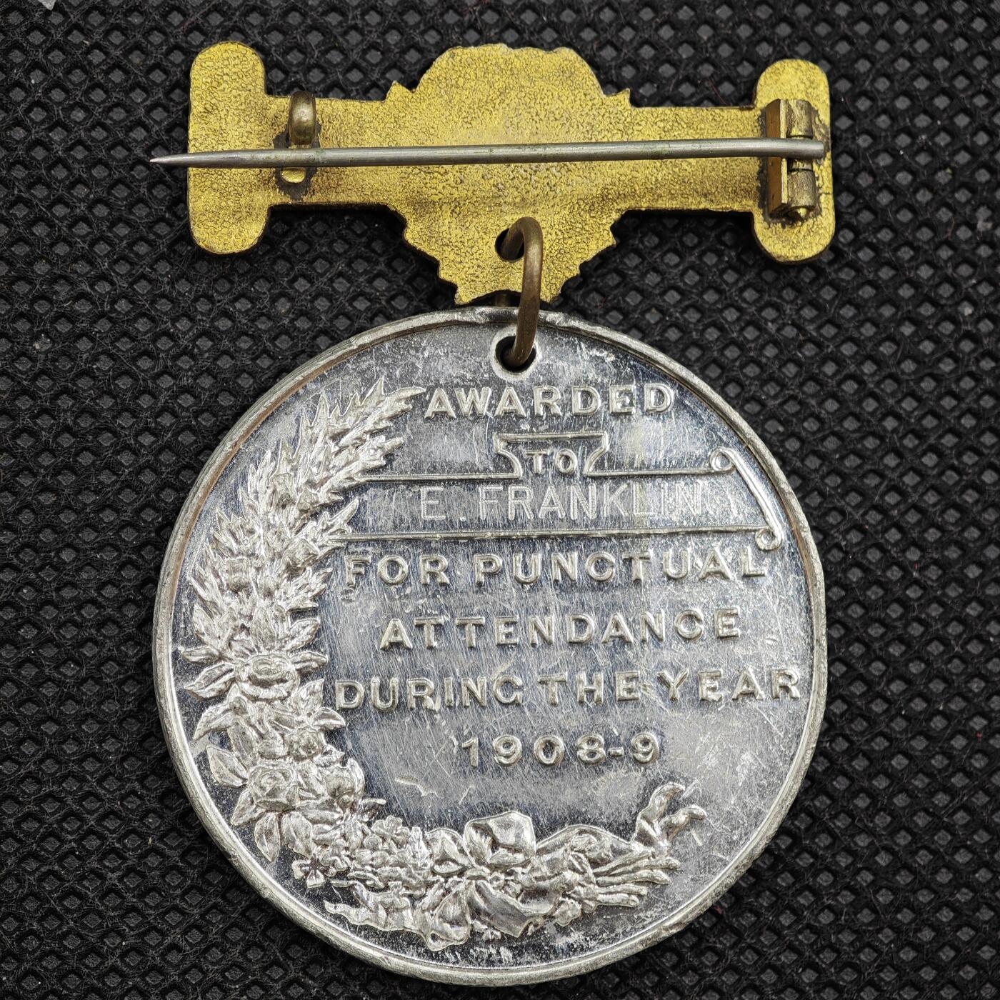 【淘币小摊】限时拍第八百一十六拍  纪念章场  满百包邮可预留两周  周一统一发货 